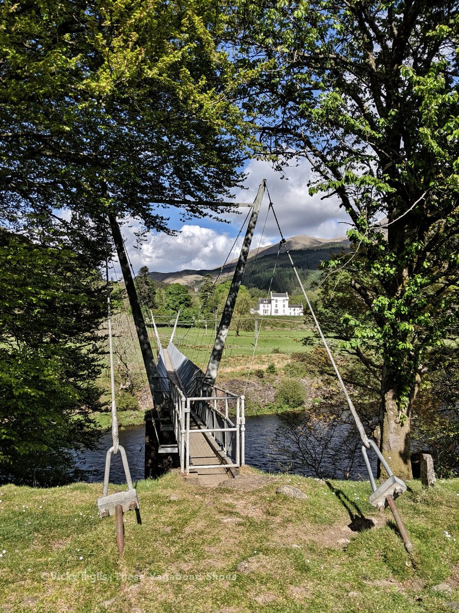 vickyinglis13's tweet photo. After reaching Taynuilt in time for an afternoon coffee, I pushed on through the woods + over the river  to Inverawe, then carried on to find an overnight campsite on the side of Loch Etive. #virtualTGO https://t.co/LanOPYuIds