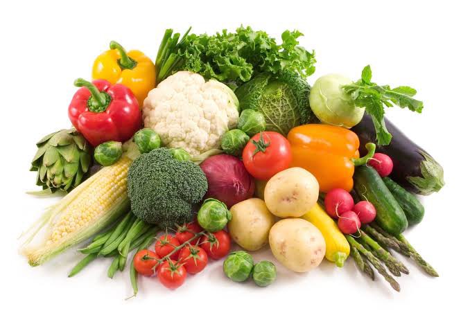 MadhishParikh's tweet photo. #JustAThought

If people don’t have access to fresh vegetables &amp; groceries, how can we expect the immune to combat #COVID19. 

Efforts should be made to make them available in a safer manner. 

Drop your suggestions 👇 https://t.co/kZwGuvpQOJ