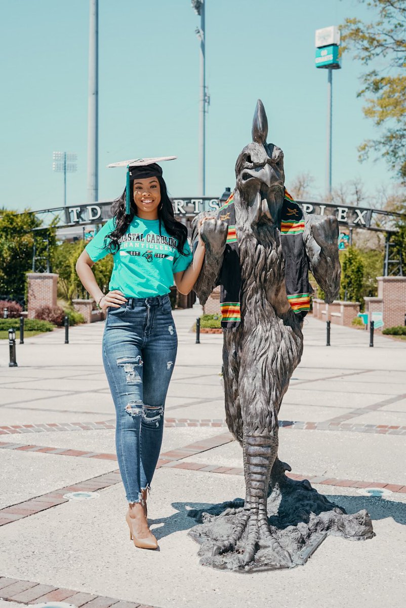 Yesterday was the day I graduated🎓 Kole and “High Klass💕💚” has left the building..CCU Later✌🏾👩🏽‍🎓
