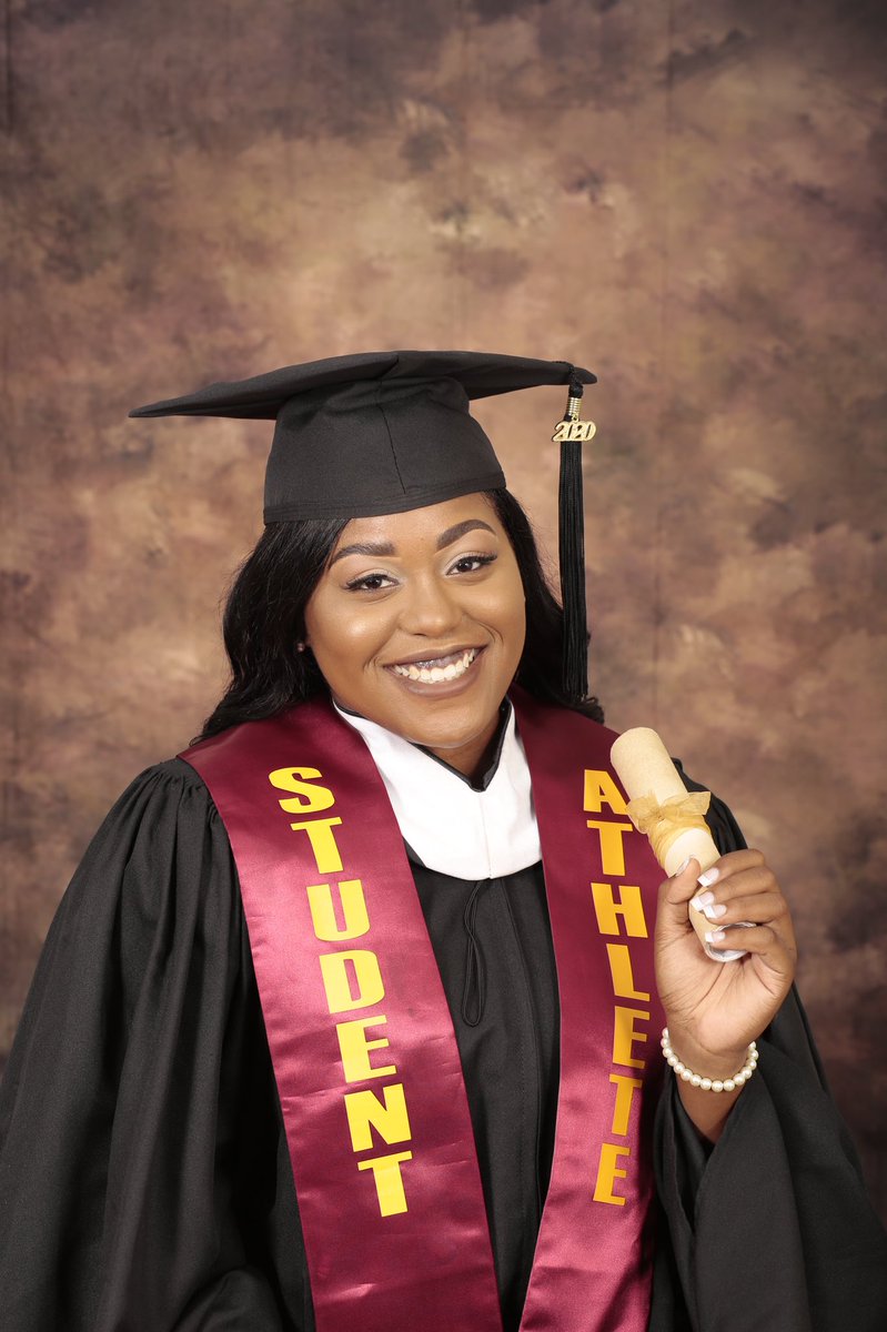 maiya_fudge's tweet photo. Alumna Status: 🎓🍾
✅4.00 overall GPA
✅Summa Cum Laude
✅2 Internships
✅Student-Athlete 
✅Αlpha Kappa Alpha Sorority, Inc.
✅Pre Law Club 
✅Phi Alpha Theta: History Honor Society 
✅🎓B.A. in History 
Up next... UF Law🧡💙⚖️

Thank you BCU 💕💚 https://t.co/uJhucRliNd