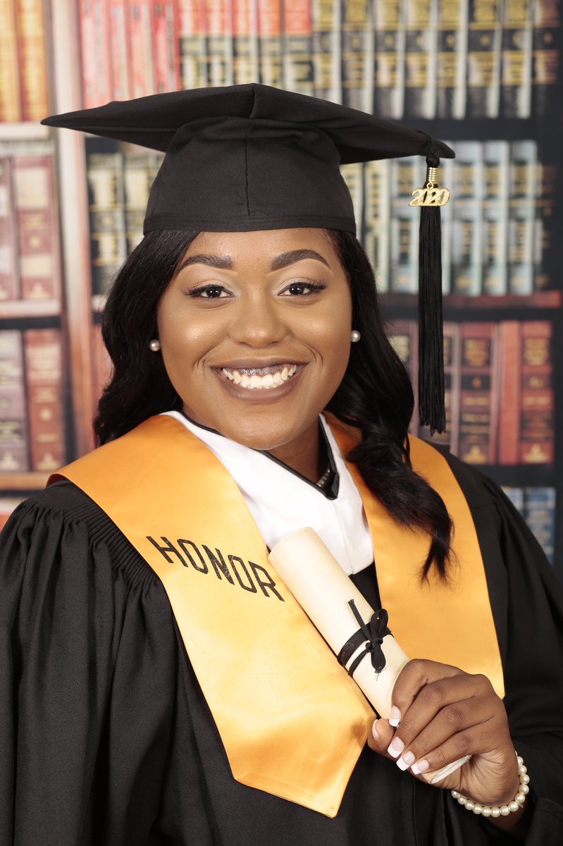 maiya_fudge's tweet photo. Alumna Status: 🎓🍾
✅4.00 overall GPA
✅Summa Cum Laude
✅2 Internships
✅Student-Athlete 
✅Αlpha Kappa Alpha Sorority, Inc.
✅Pre Law Club 
✅Phi Alpha Theta: History Honor Society 
✅🎓B.A. in History 
Up next... UF Law🧡💙⚖️

Thank you BCU 💕💚 https://t.co/uJhucRliNd