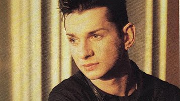 🎂 ¡Feliz cumpleaños Dave Gahan! 🎂 Celebren sus 58 años con el clásico concierto '101' de Depeche Mode: bit.ly/2zqzT0s