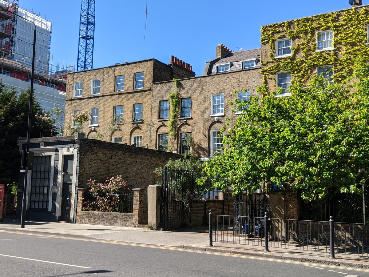 20/ Heading west on Hackney Road are a number of early nineteenth-century Georgian houses – originally speculative housing for the prosperous middle class with front gardens infilled as the area grew more commercial.