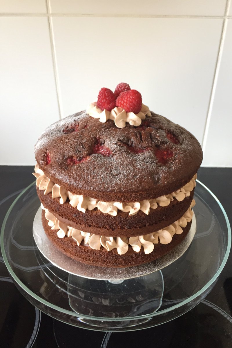 CounselKkn's tweet photo. @JamesRoberts_ Amazing James. Baking makes me happy. Love to see the joy when people receive a cake.
When I finally got some flour this was a birthday cake I made for someone; a chocolate chips and raspberry chocolate cake #rumtups #barristersthatbake
๐๐ง๐ฐ๐ฉ๐ช๐ฅง๐ฅง๐ช๐ฉ๐ฐ๐ง๐ https://t.co/IWOBC65Bnb