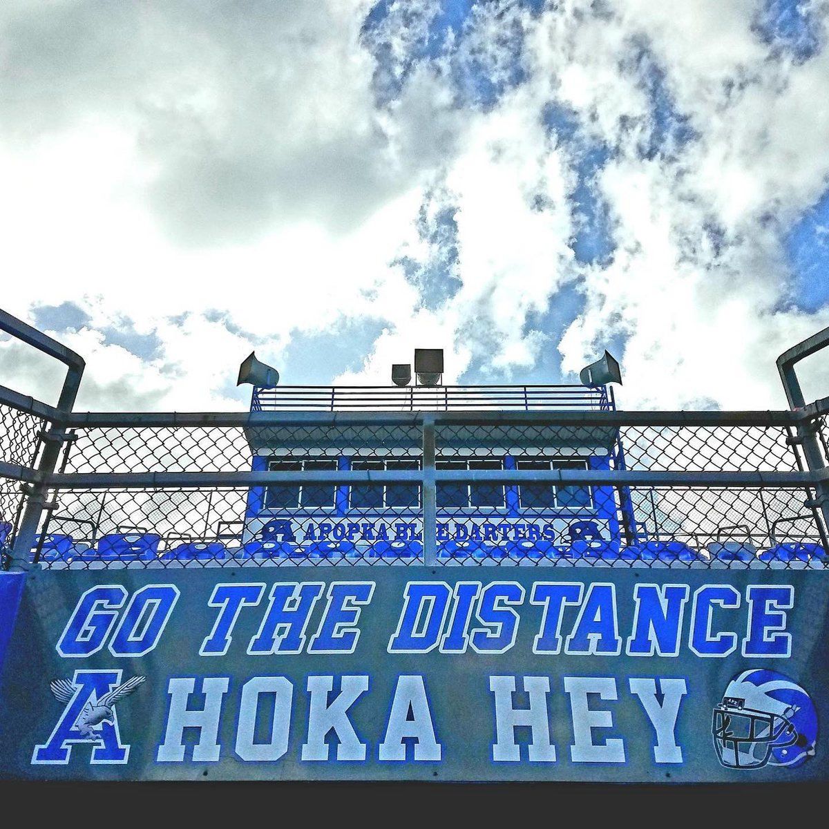 utvol99's tweet photo. This is why @ApopkaHS is such a special place and why I am a proud #BlueDarter and why I am happy that @_Joshapk_ and @Mattapk18 have always said that this is where they wanted to go to school! #TheApopkaHighSchool #Thereisonlyone #APKProud #HokaHey https://t.co/e8L2pjCBfM