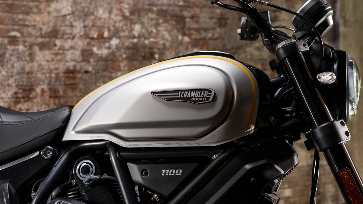 DucatiMotor's tweet photo. The new Scrambler 1100 PRO is easily recognizable even during the day, thanks to the DRL light and the unmistakable black metal “X” in the headlight, inspired to the 70s tape applied to preserve the light cluster: https://t.co/dE9kkUpzV6
#1100Pro #JustPROs #ScramblerDucati https://t.co/4UwwAGbQIi