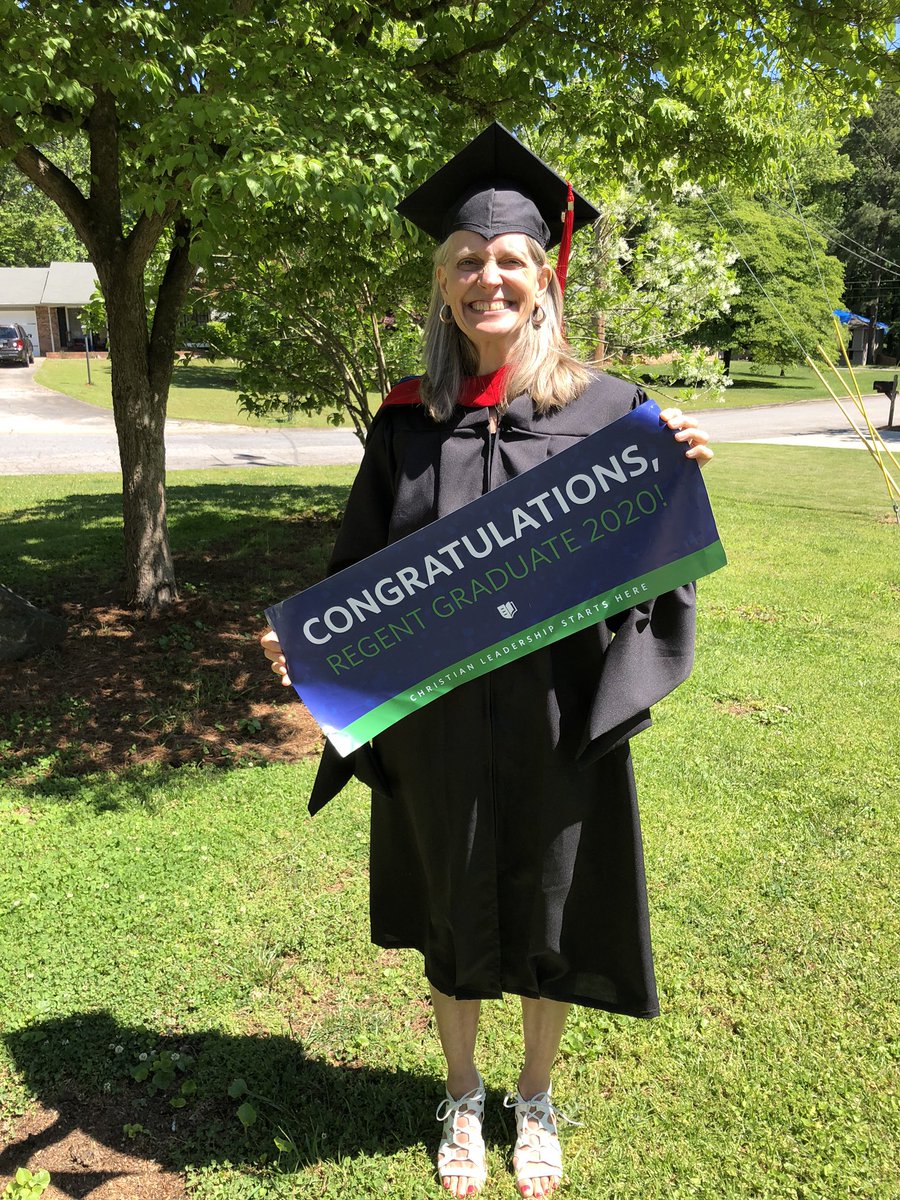 kristenlee816's tweet photo. I’m officially a graduate of Regent University School of Divinity and an ordained minister. All glory to God. @RegentU #regentgrad2020 https://t.co/r0yONaYdPn