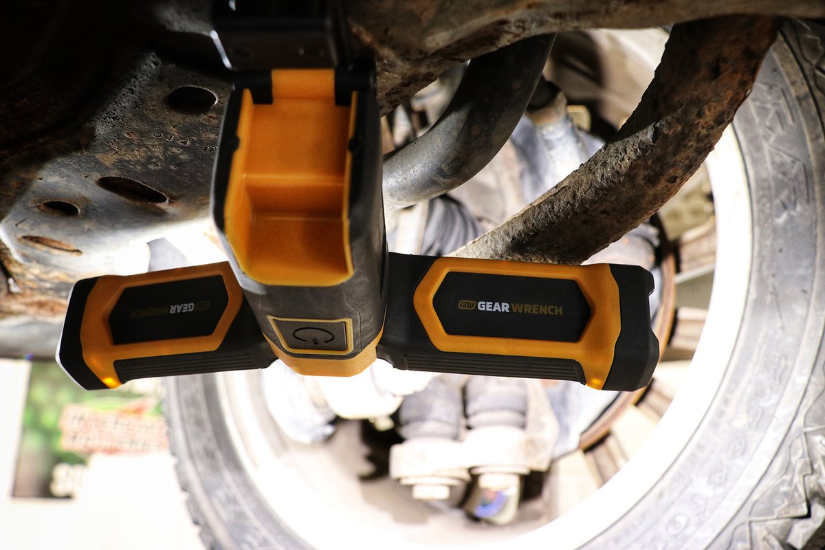 gearwrench's tweet photo. The WING LIGHT has dual LED 500 and 1000 lumen ratings with COB technology [83351] https://t.co/w8hUunK7cp #GEARWRENCH #ForgeAhead #WINGLIGHT https://t.co/3P7NHSzDlo