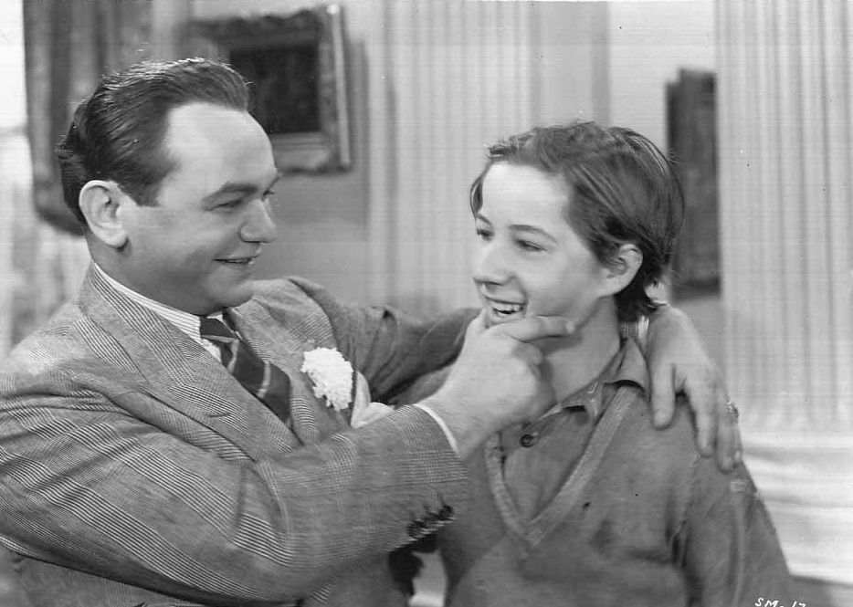 3. Movie with a bratty kid A SLIGHT CASE OF MURDER (1938), a twisted gangster comedy with Bobby Jordan's Douglas Fairbanks Rosenbloom running circles around Edward G. Robinson's sentimental beer baron. #30DifferentMovieChallenge