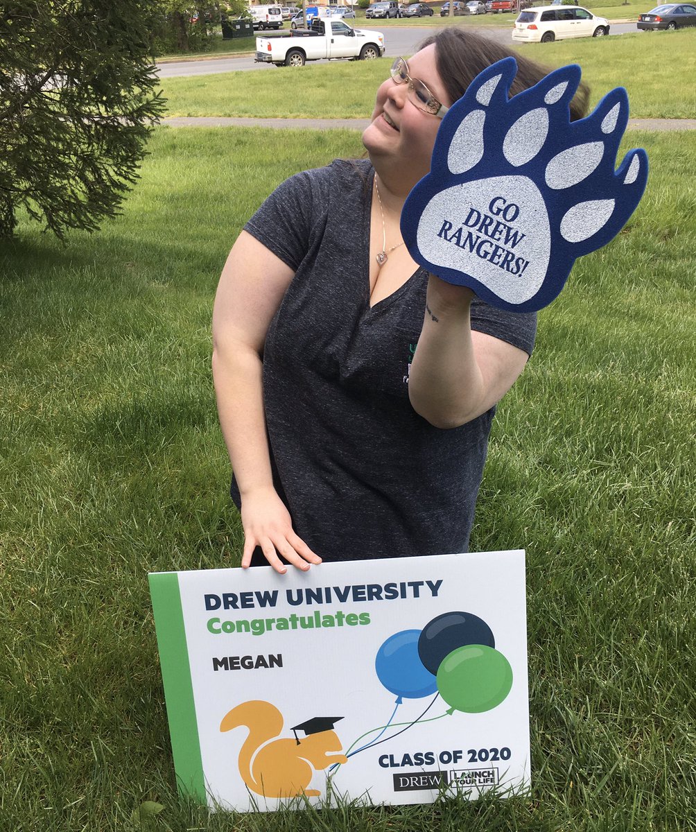 bookwormy521's tweet photo. graduated college ✅ #Drew20 @DrewUniversity https://t.co/gPRZPZ5z6O