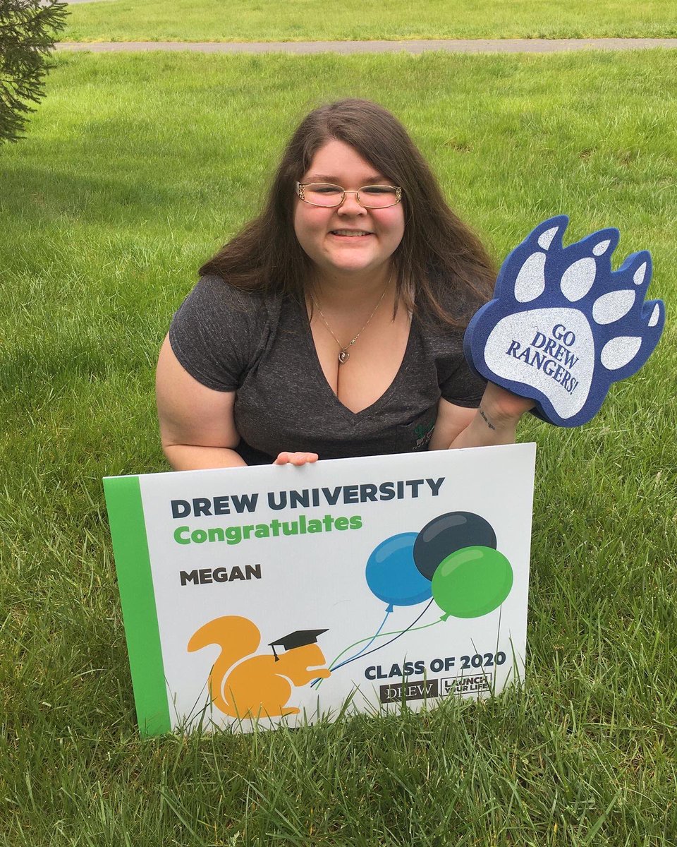 bookwormy521's tweet photo. graduated college ✅ #Drew20 @DrewUniversity https://t.co/gPRZPZ5z6O