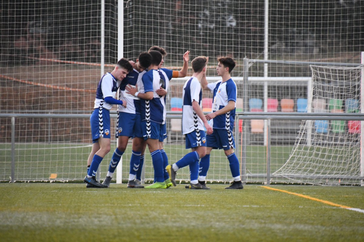 CESabadell's tweet photo. 🏆 CAMPIONS i retorn a la DIVISIÓ D'HONOR

💪🏻 Magnífica temporada del Juvenil 'A'

Així ha quedat la Lliga:

1⃣ @CESabadell 
2⃣ @FCBarcelona_cat 'B'
3⃣ @RCDEspanyol 'B'
4⃣ @GironaFC 'B'
5⃣ @CERDANYOLAFC 

👏🏻👏🏻 Enhorabona a tota la plantilla! @FutBaseCES 

👇🏻👇🏻👇🏻 https://t.co/nZvuGJAYJY