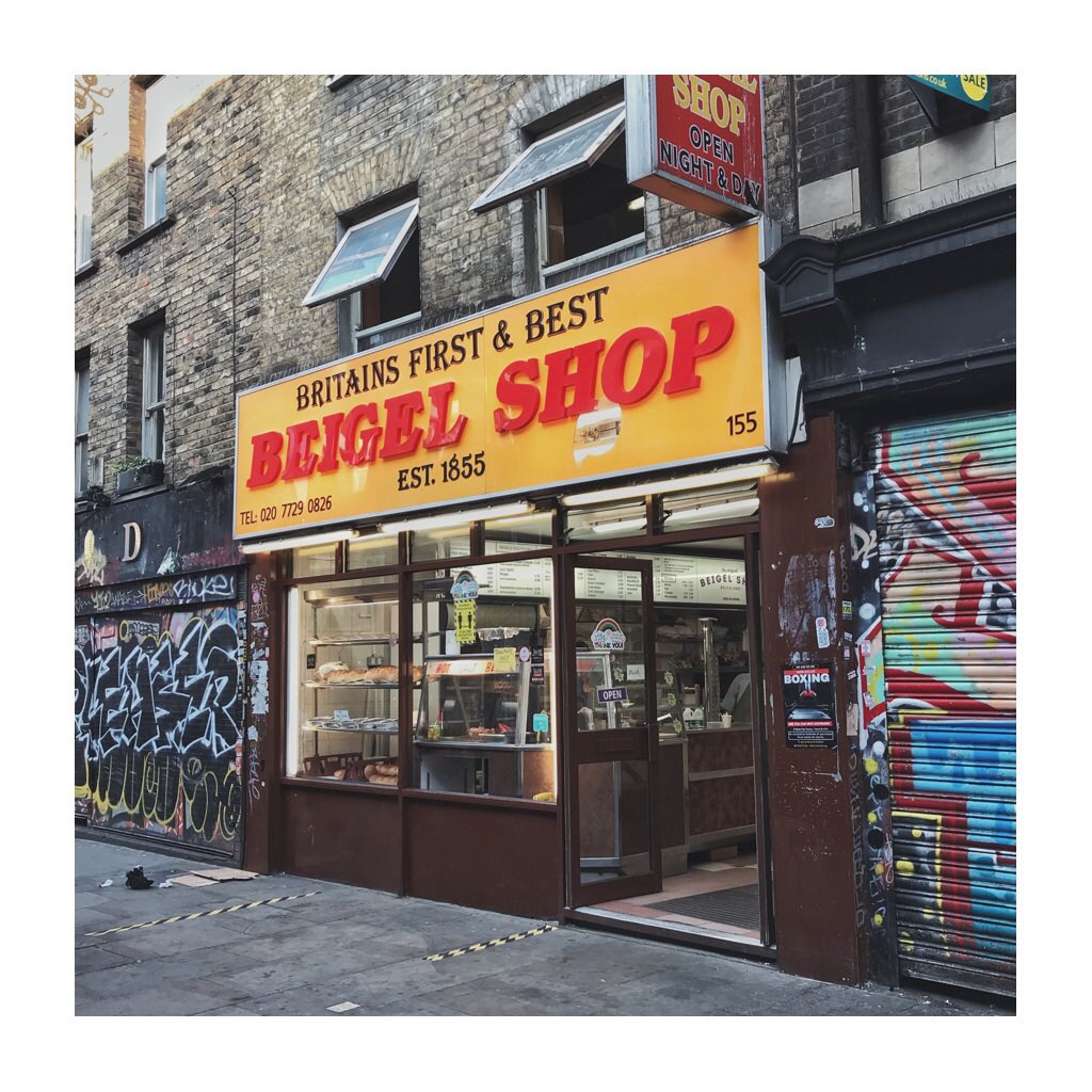 jferg_76's tweet photo. Before...During...After #saturdaysolo #londontown #dawnraid #cycling #coffee #bagels #cookies #painauchocolat #breakfastofchampions *Probaly the best cookie I have ever had...FACT 😂 @ClifBar @DominiqueAnsel @wahoofitness https://t.co/7qNyRdsU5f