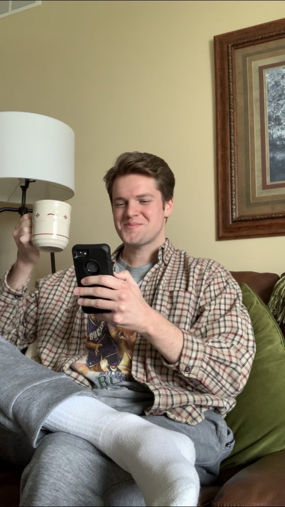 CaucasianJames's tweet image. wait