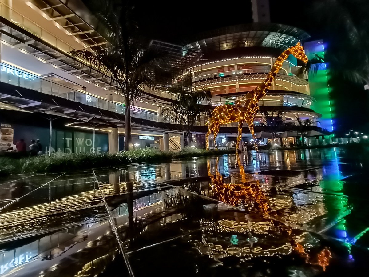 OPPOKenya's tweet photo. #OPPOReno3 ~ #UltraDarkMode is really your go to feature while shooting at night. I mean, somebody come look at that #ClearinEveryShot ๐ธ
#ShotOnOPPO https://t.co/F3afCFkLPN