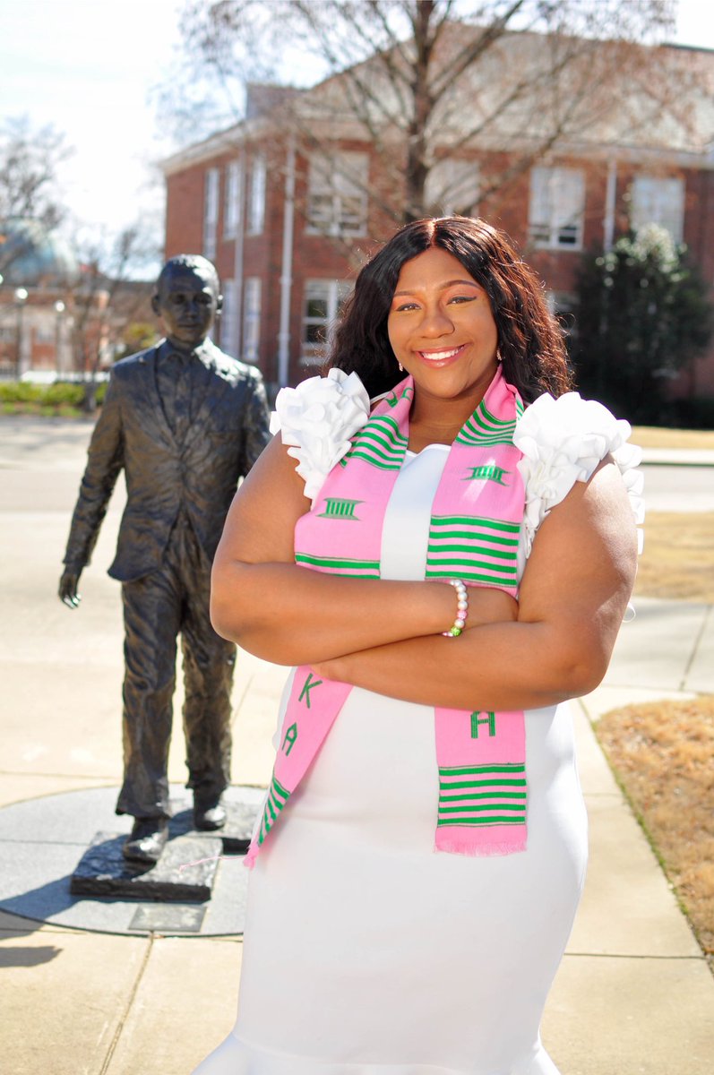 _rtrnoftheMack's tweet image. “The harder it gets, the more rewarding it will be” 

I am forever grateful for everything Ole Miss have given me. I will never forget the great opportunities and extraordinary people I have met. 

Bachelor’s ☑️
Doctorate of Pharmacy Coming Soon ✨
#Classof2020 #DoneWithThisBS