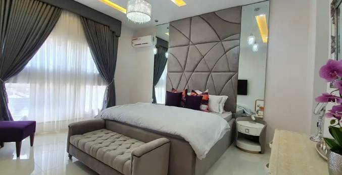 ProEarthNG's tweet photo. #ShortletInLekki
3 bedroom en-suite complete with shower in each room with 24-7 electricity &amp; security, 65 inch smart TV with Netflix in the largest room and 45inch smart tv in all other rooms, Swimming pool etc

$145 (N56,000) daily 
Discount available 
#weekendvibes #lekki https://t.co/BY0T05nXRP