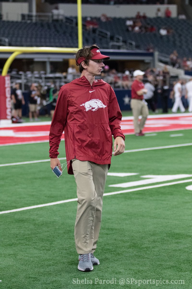 RazorbackEquip's tweet photo. Sam Helsley 
Hometown: Ft. Worth, TX
Experience: 5 seasons 
Position: Defensive Line
Degree: Sports Management 
Favorite memory: “Comeback win against TCU game in 2016”
Bonus fact: Interned with Jacksonville Jaguars and Dallas Cowboys eq staffs. Aspiring professional fisherman https://t.co/vSuucxQ97r