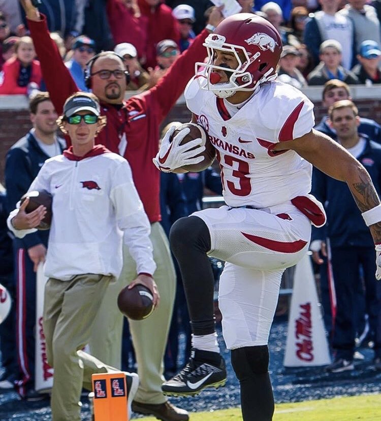 RazorbackEquip's tweet photo. Sam Helsley 
Hometown: Ft. Worth, TX
Experience: 5 seasons 
Position: Defensive Line
Degree: Sports Management 
Favorite memory: “Comeback win against TCU game in 2016”
Bonus fact: Interned with Jacksonville Jaguars and Dallas Cowboys eq staffs. Aspiring professional fisherman https://t.co/vSuucxQ97r