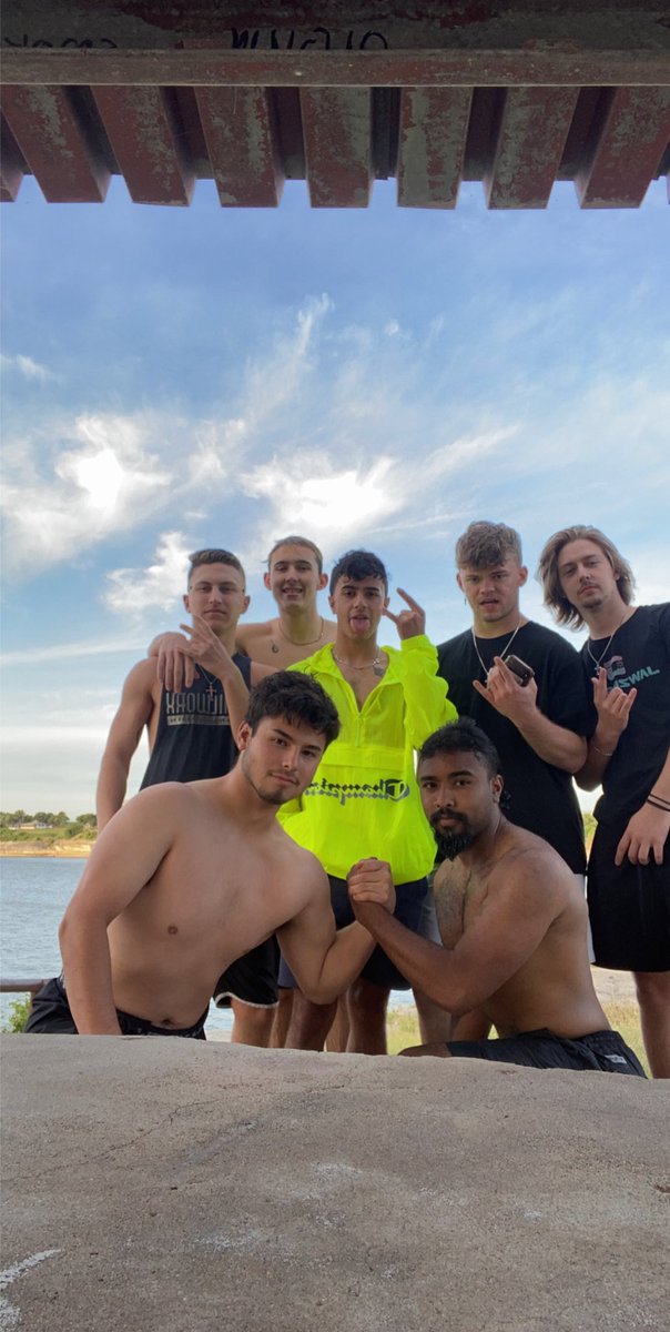 JAC03_'s tweet photo. What’s good https://t.co/RXOUCkFwce
