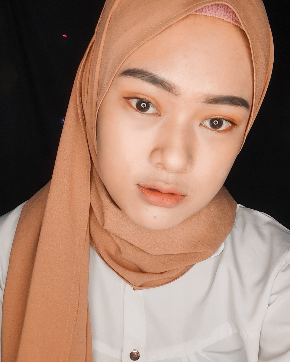 Mellamel20_'s tweet photo. Jangan selalu menyalahkan api yang membakar, tapi cari tau dulu dari mana api itu berasal 🔥
#malamminggu 
#makeup 
#peachmakeup
#quotes 
#quoteoftheday https://t.co/rCe3nDxWLE