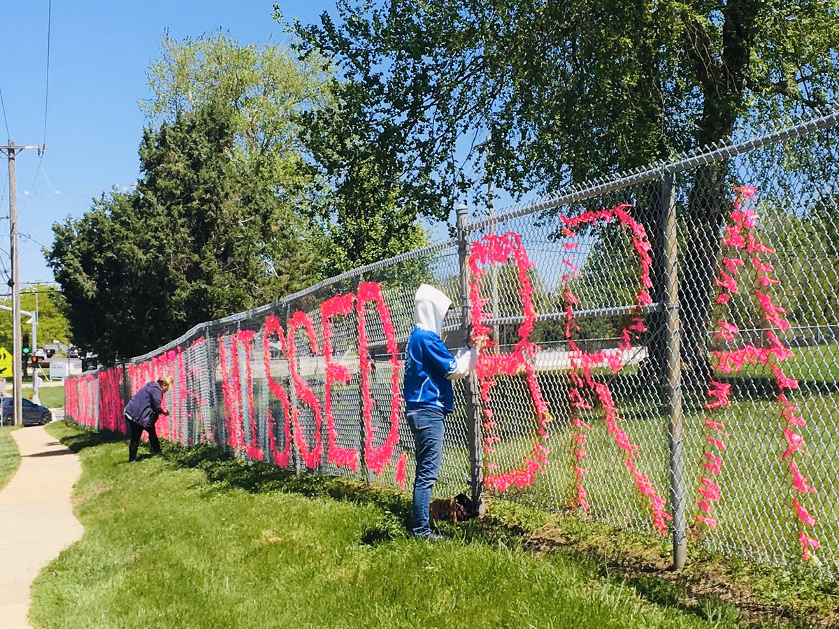 Nieman512's tweet photo. Nieman’s positive messages to their community is moving right along. Thank you classified staff and Megan Ellis for working so hard! @MakewithMsEllis @erinallearn @JosieHerrera_3 #TogetherAgainstCovid19 https://t.co/79GMnMhl54
