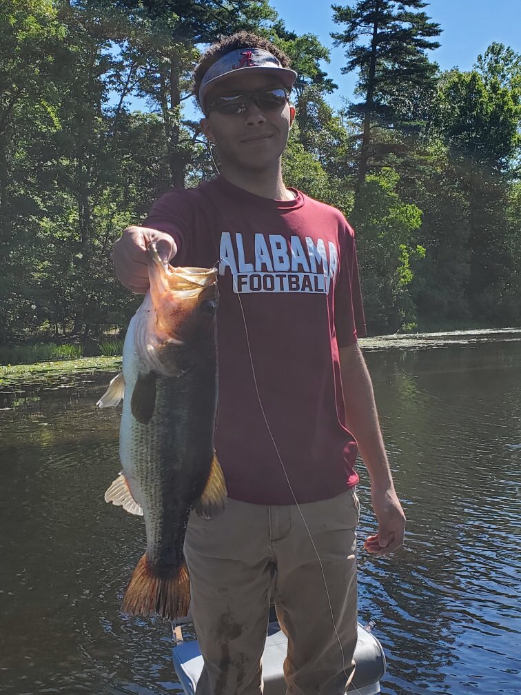 Aaron_Auto's tweet image. Beautiful day to be fishing!🇺🇸