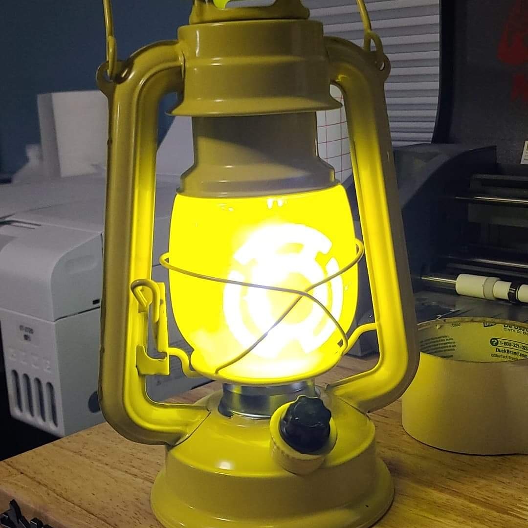 NerdyNotionZ's tweet photo. Working on a thing
#fearispower #yellowlantern #cosplaywip #wildwest #oldwest #outlaw https://t.co/ZLIH5x2Zk8