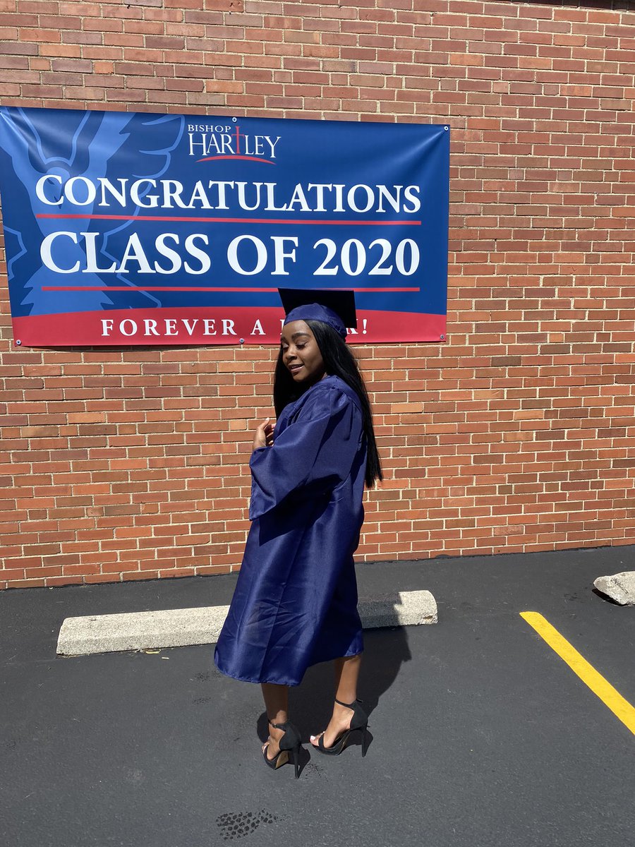 msdomingue's tweet photo. caps off ig🎓✨ #Classof2020 https://t.co/mxcFx0F7GY