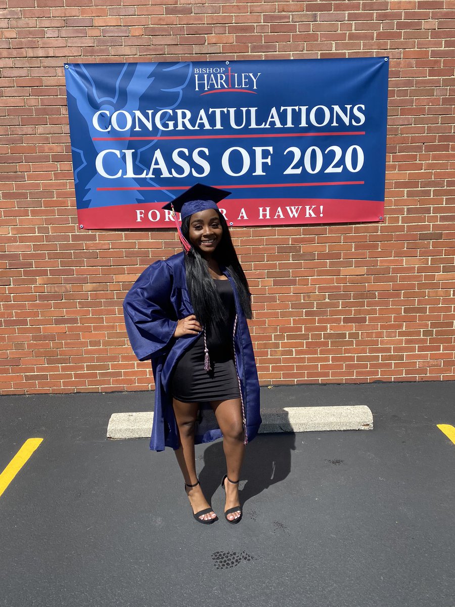 msdomingue's tweet photo. caps off ig🎓✨ #Classof2020 https://t.co/mxcFx0F7GY