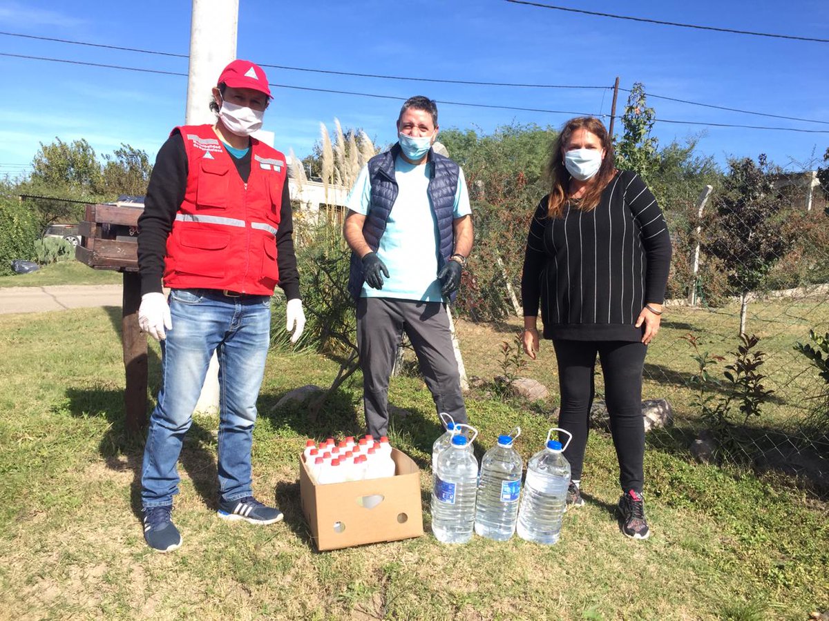 danielsalibi's tweet photo. #CuarentenaTotal (Día 51) 
#Coronavirus
#Sábado 

Operativo de Entrega de #ModulosAlimentarios #Lavandina y #AguaMineral a las #Familias más necesitadas de Nuestra #Ciudad 
Muchas gracias a todos los que Donaron y el resto lo adquirió la @munimendiolaza https://t.co/oFodP3Ellw