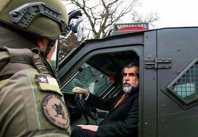 1810_virtual's tweet photo. Manifestamos nuestra preocupación ante la decisión del gobierno #Piñera de reintegrar a #RodrigoUbilla , uno de los principales funcionarios implicados en la represión y las #ViolacionesSistemáticasaLosDDHH durante el estallido social #18O https://t.co/58GFd5pk3B