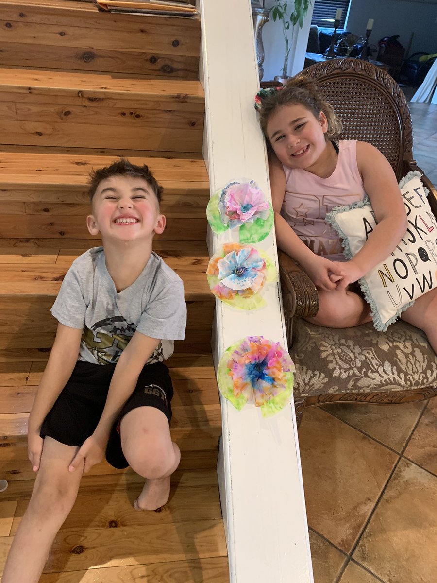 Coataltan's tweet photo. @collierschools #ArtistOnTwitter #monetart #lillypad #BCE #bobcat #artclass #MothersDay #mrstartsart #coffefilter #markers #water #paintbrush #glue #siccors #virtualschool @BCEBobcat @cyspotts https://t.co/lak5pVoidJ