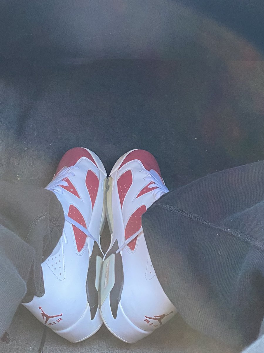 DatYungBoy's tweet photo. Finally deciddd to joint the #FeetForTheStreet hashtag. My addition is the Jordan 6 Carmine. A favorite of my brother @theregotoh miss u my boy! #RIPTorreyPrice https://t.co/Y7hwiitBW5