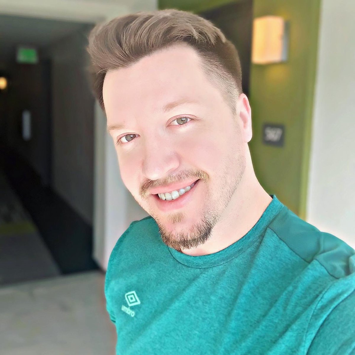 JasonStayFit's tweet photo. It’s a beautiful day out! Take a nice social distancing walk today. :) Also did some fun editing. 
.
.
.
.
#quarantine #socialdistancing #stayhome #staysafe #photooftheday #fun #actıve #instagood #instapic #instadaily #progress #dıet #getfıt #eatclean #photo #instagram #photos https://t.co/kMx8tw7QO3