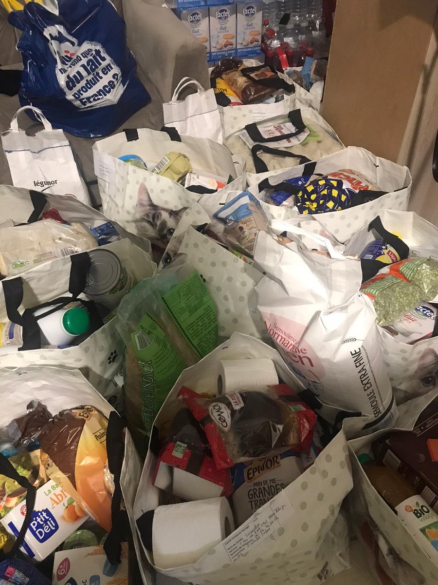 eqsopa's tweet photo. Cette semaine encore, l’association a travaillé sans relâche afin de s’assurer que les personnes les plus démunies ait accès à des produits de première nécessité. 

Encore une fois, nous tenions à vous remercier car chaque don en plus est une personne qui aura de quoi se nourrir! https://t.co/K9w3MN7Pte