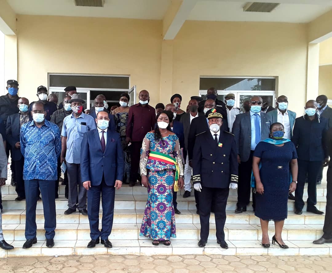 DoukagaDestine1's tweet photo. Tout est bien qui finit bien: heureuse d'avoir assisté ce 09 Mai 2020 à l'élection de Mme #Kongui #Edith #Lucile à la tête du conseil municipal de la ville de #Mossendjo. Toutes mes félicitations renouvelées à la désormais Mme le Maire de Mossendjo.Bon vent femme vaillante!
#MJEC https://t.co/vWi0SqG2Y2