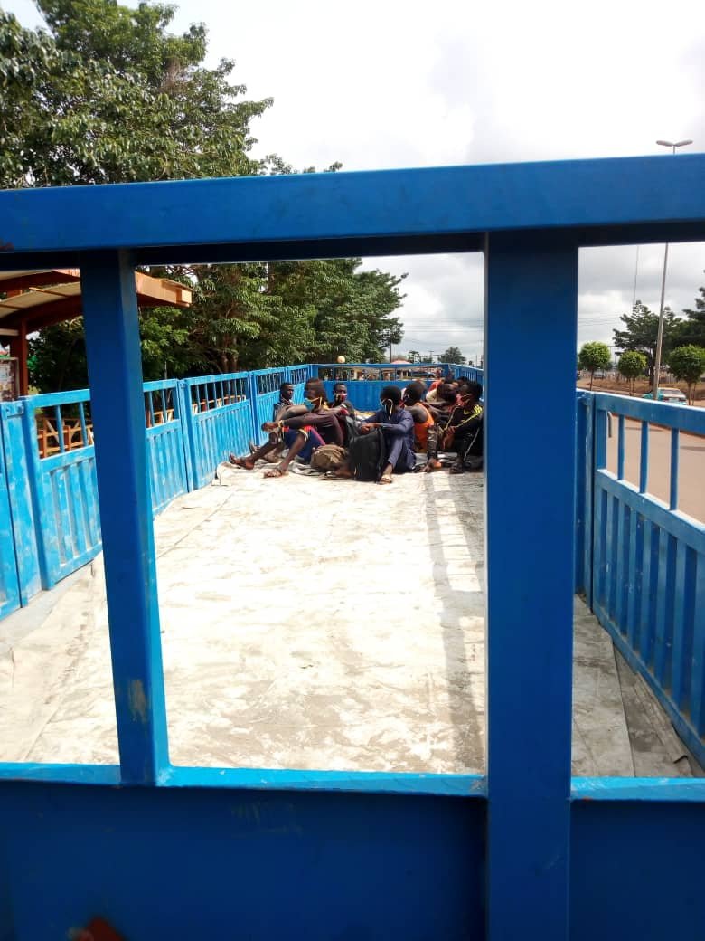SaharaReporters's tweet photo. COVID-19: @FRSCNigeria Intercepts Truck Conveying 13 Northern Youth In Ondo | Sahara Reporters 
A truck conveying no fewer than 13 young men from Northern Nigeria was on Saturday intercepted in Akure, Ondo State.
READ MORE: https://t.co/xX6VBBmEZw https://t.co/wRoJSwSIFx