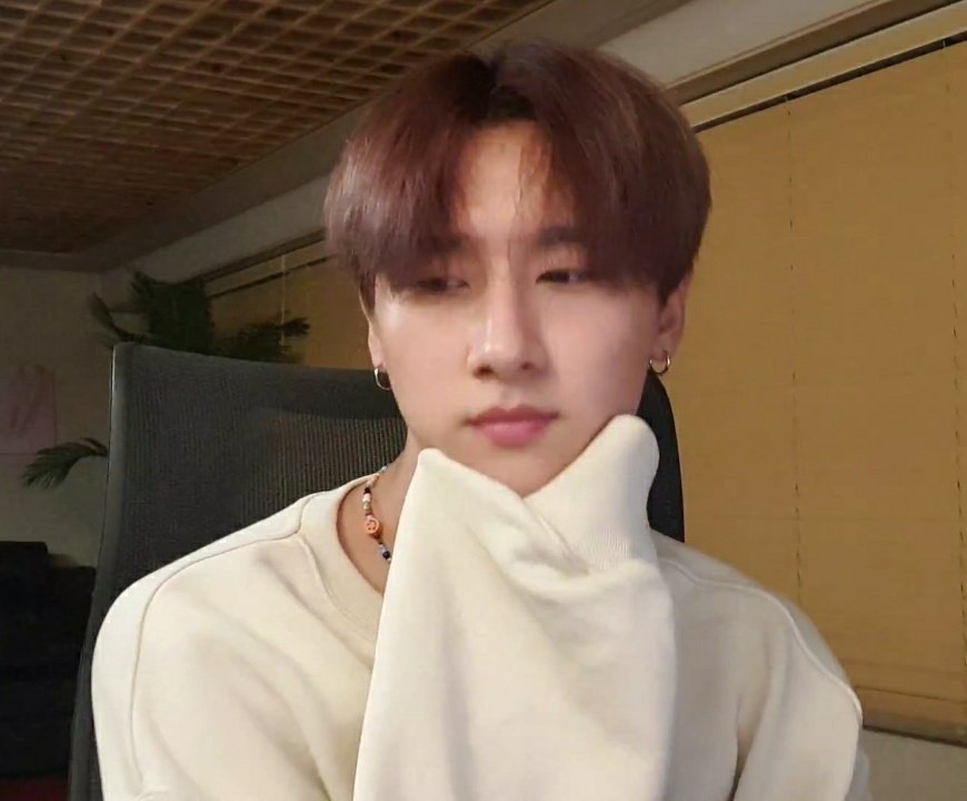Day 130The happiness when I opened Vlive and it was you is indescribable Even if it was a relatively shorter one, just spending time with you like this made my day TT Thank you for spending some time live with us