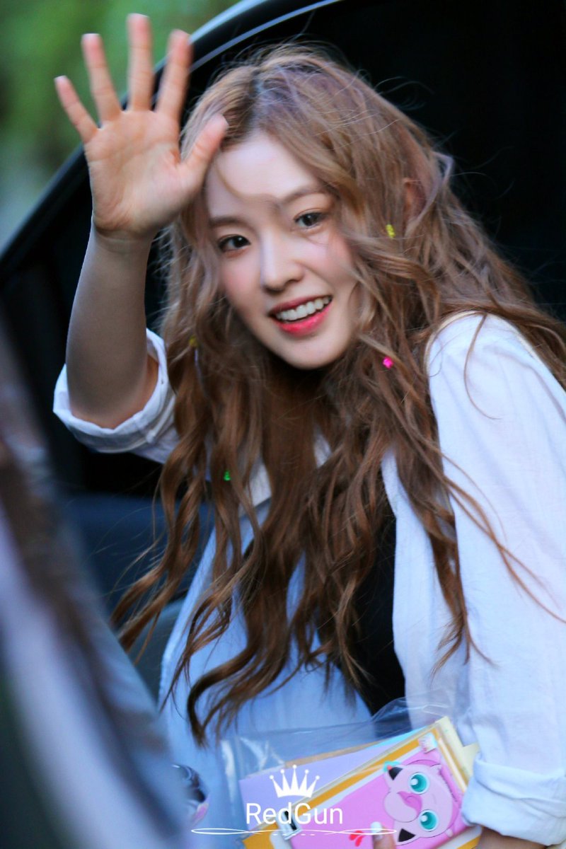 no words can describe her beauty