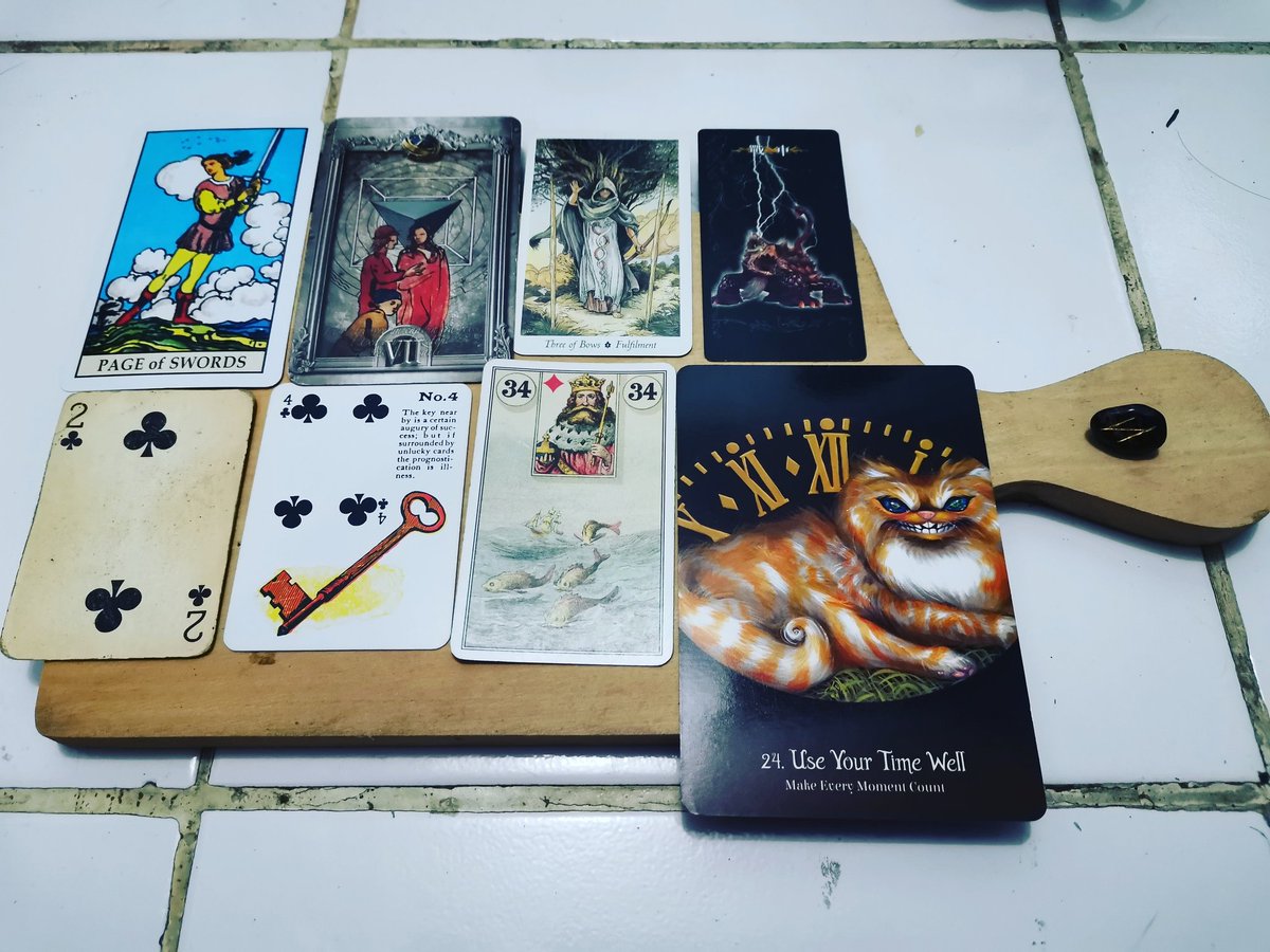 Bulan Mei card n rune