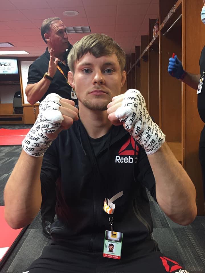 ThugnastyMMA's tweet photo. Wrapped and Ready. https://t.co/JUnR2VJcDX