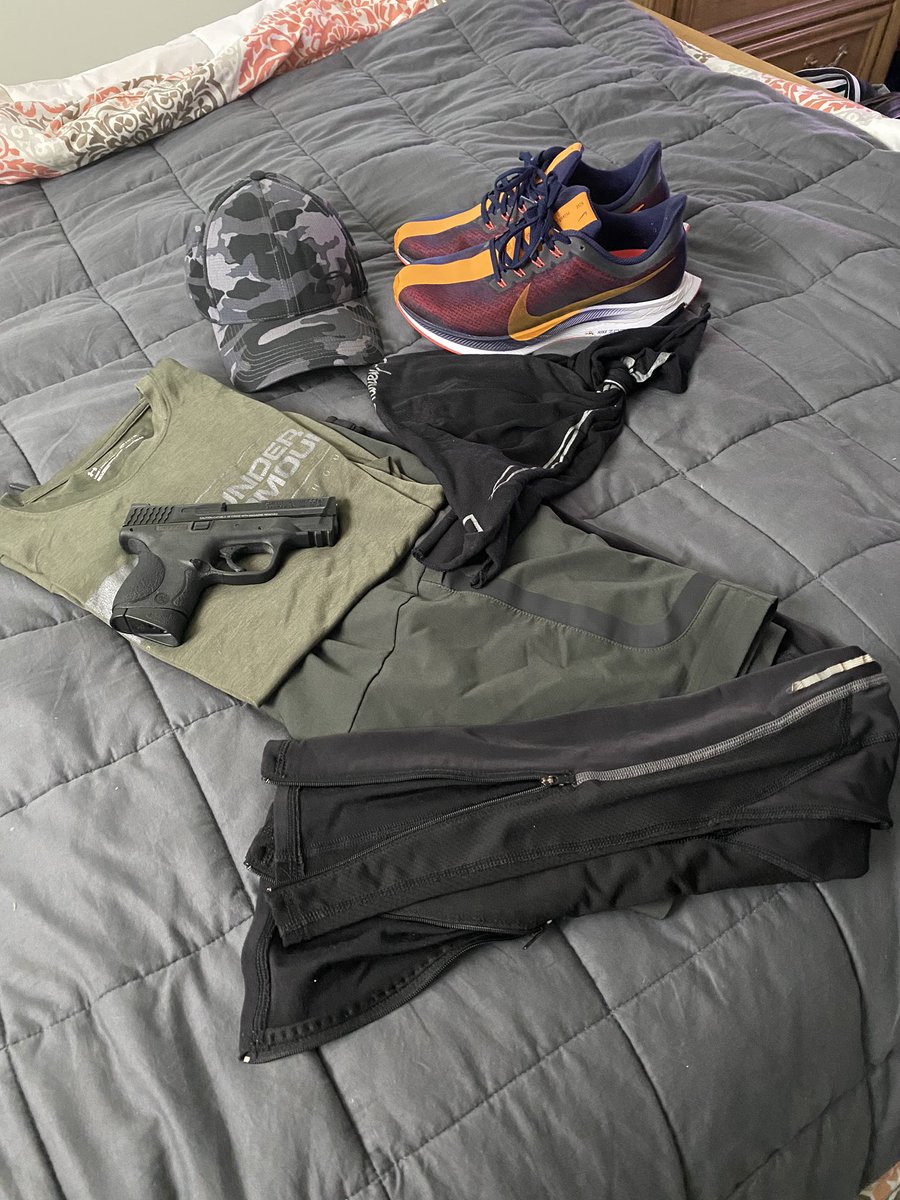 adspade319's tweet image. New running gear. Beware runner has a gun.. #justtryme #irunwithmaud #nike #justdoit #theretiredguy319 #underarmour #theworldwelivein #lovenothate #thehateyougive #love #s&amp;amp;w #smithandwesson