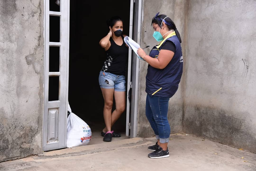 AlcaldiaCucuta's tweet photo. Como lo prometimos desde el principio, ayer llegamos a los barrios Belisario y Nuevo Horizonte, en la comuna 8,  para llevar puerta a puerta 3.698 asistencias alimentarias a todos sus habitantes. https://t.co/MTACmnU0K3