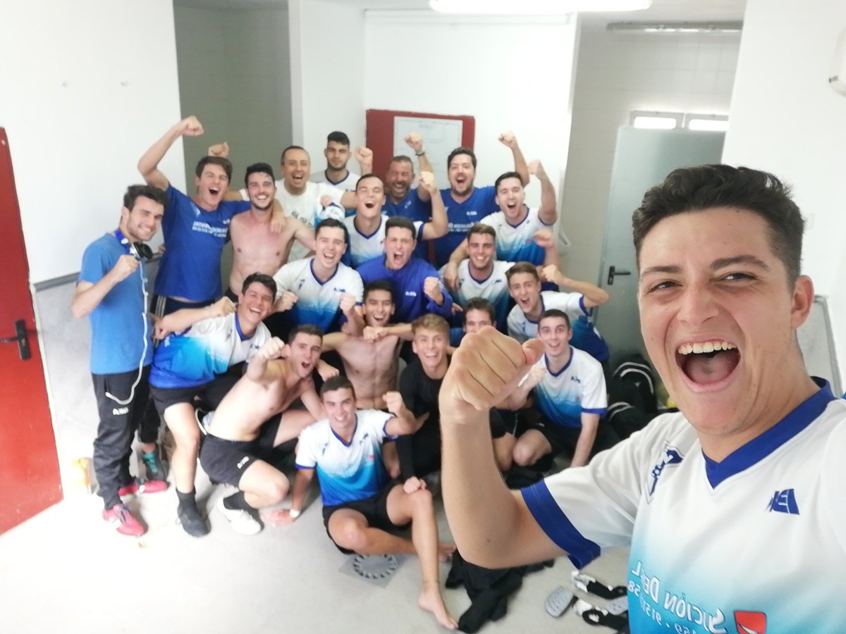rober_ruiz8's tweet photo. Después de arrancar en agosto, 8 meses de entrenamientos, y tras 23 partidos, oficialmente SOMOS EQUIPO DE SEGUNDA!
Tras conseguir una buena ventaja,la situación no nos ha permitido disfrutarlo en el campo como nos hubiera gustado, pero que nadie dude del mérito de este equipo. https://t.co/sQEKcbTufe