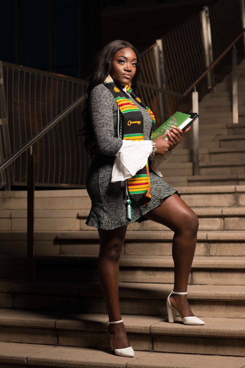 ItsLolaRae's tweet photo. Out of all the hours I took at UNT, the one thing that has stuck with me is to create seats at tables that were not created for me. 

I’m a CEO in The Making... Excuse Me While I Master It🎓

#UNTAlumna 💚
#Jeremiah29:11🙌🏾 
#TheStandard https://t.co/OpW7PQDhuY