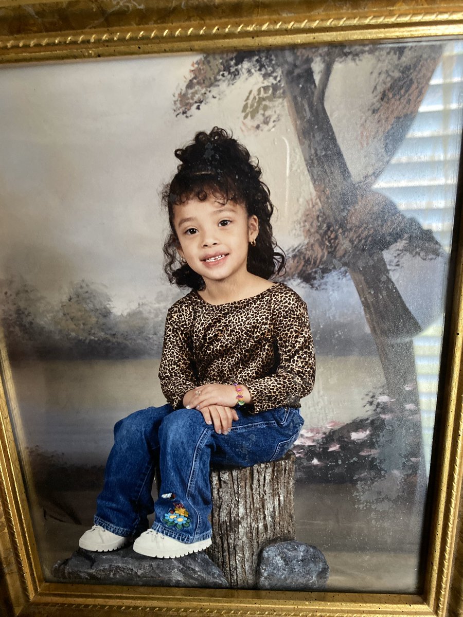 lacolochaa's tweet photo. Feeling impulsive & i want bangs or something but then looking back @ the last time i had bangs.... yeaaaaa maybe not LOL #whymom https://t.co/8yt2JdrbmQ