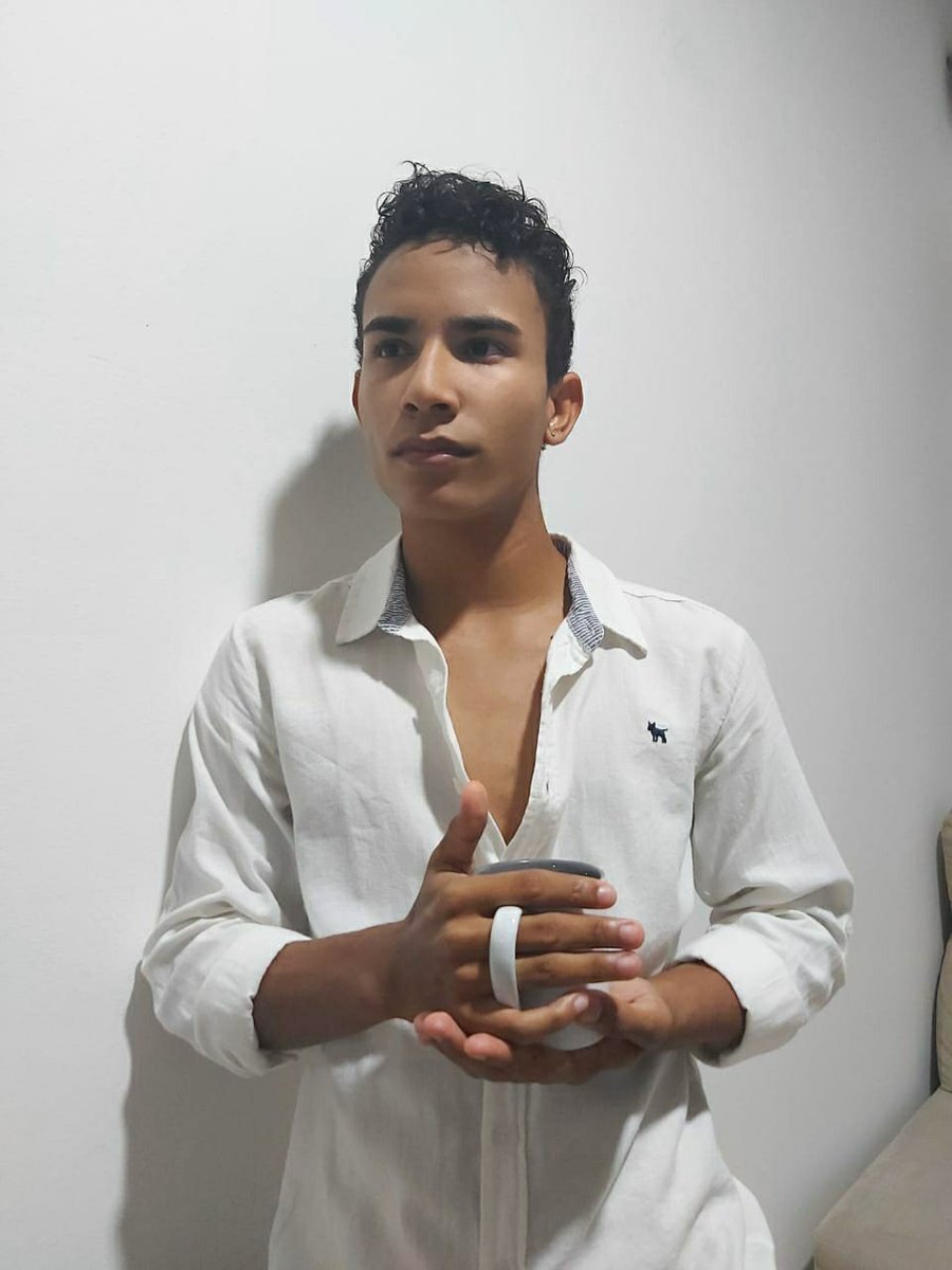 JuanGue62211330's tweet photo. Sé sincero con el mundo ( y contigo mismo ), entrega tu corazón a quien sepa apreciarlo y vive cada día como si fuese el último ☕
-BUENOS DÍAS ☀️
.
.INSTAGRAM: @juanguerra012
.TWITTER: @juangue62211330
.
.
#LOVE #CUTE #INSTADAILY #art #happy #follow #photoofheday #ropost https://t.co/tGy39XbUQP