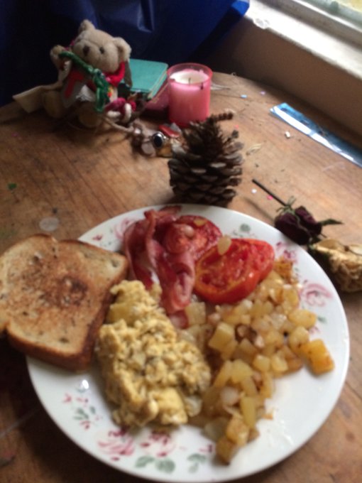 Gourmet Birthday breakfast from my love. https://t.co/1eqOSAxgVw
