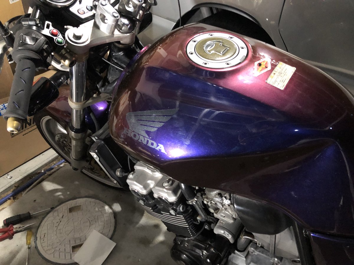 CB400SF_BR's tweet photo. こんな時間からVTEC キャンセラー(常時VTEC機能付き)とエンブレム付けた(笑)
VTECキャンセラーとか言いながらウインカー集合スイッチ(笑) https://t.co/2wT3jhnwGH